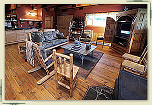 Lounge at Kingfisher Lodge